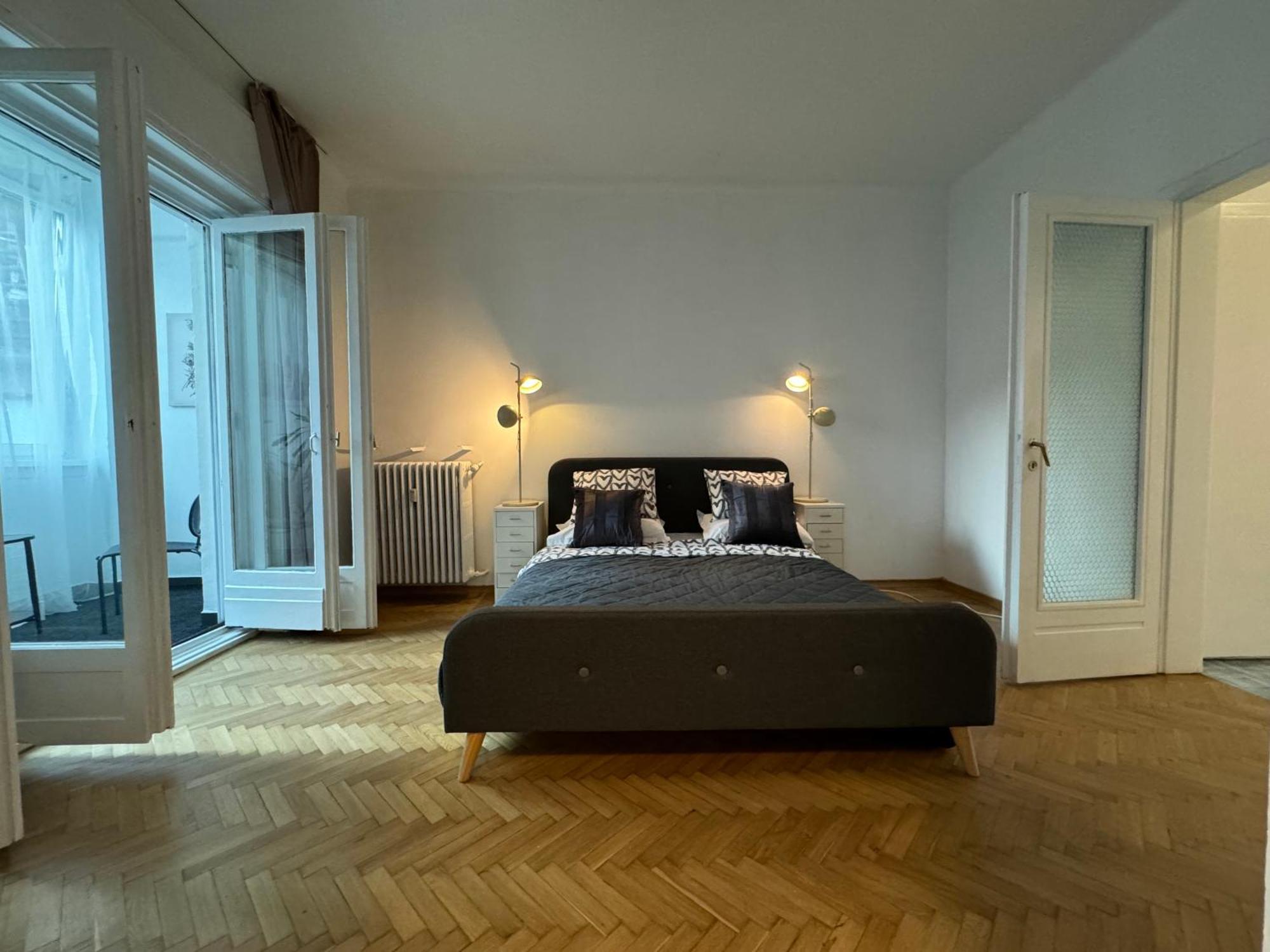 Airy & Beautiful Downtown Apartment Бухарест Экстерьер фото