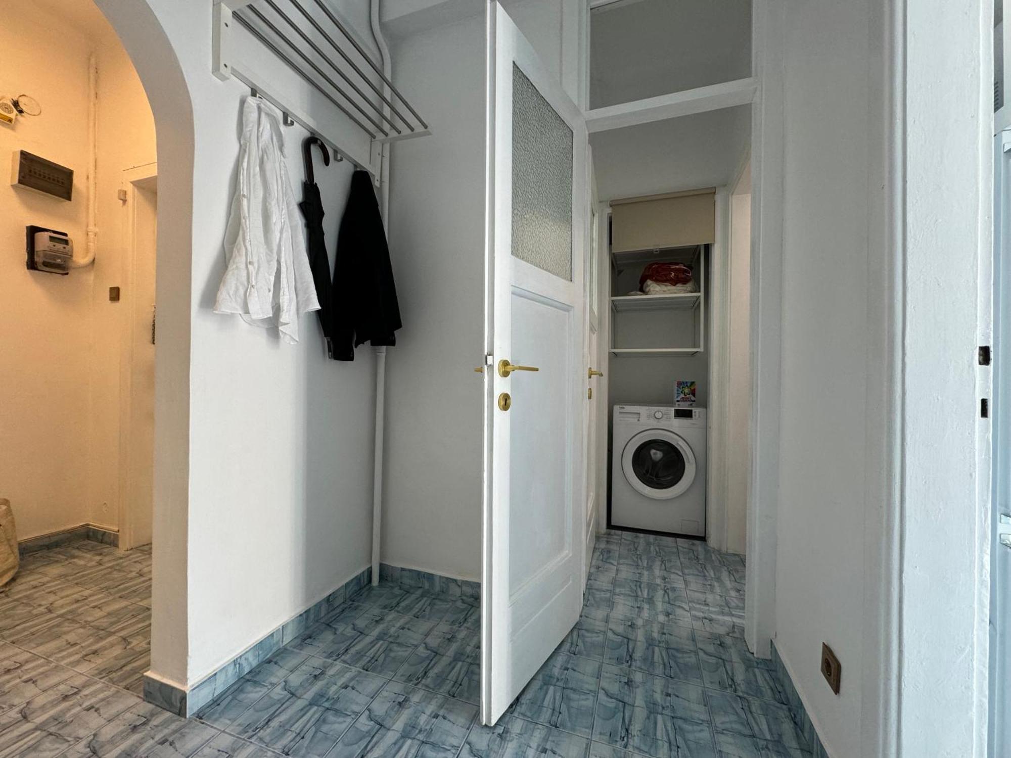 Airy & Beautiful Downtown Apartment Бухарест Экстерьер фото